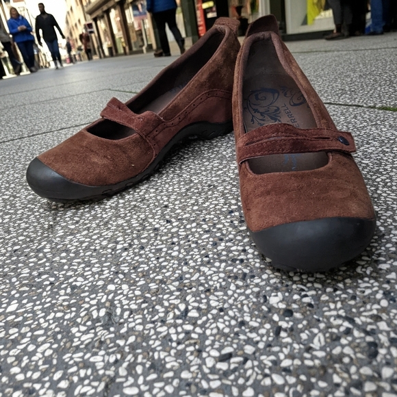 Merrell Shoes - Merrell Brown Suede Mary Jane Flats with Black Rubber Soles Size 10